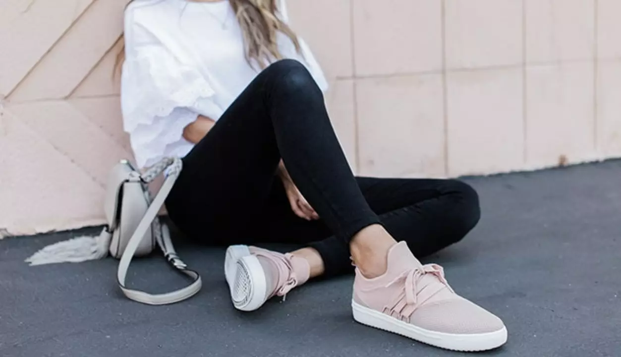 What are some good brands of sneakers for women?